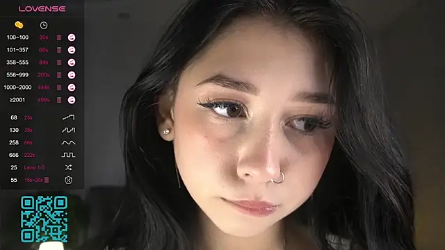 Snapshot of AislyEmbury chatting on 10/18/25, 05:32 AislyEmbury online show from 10/18/25, 05:32