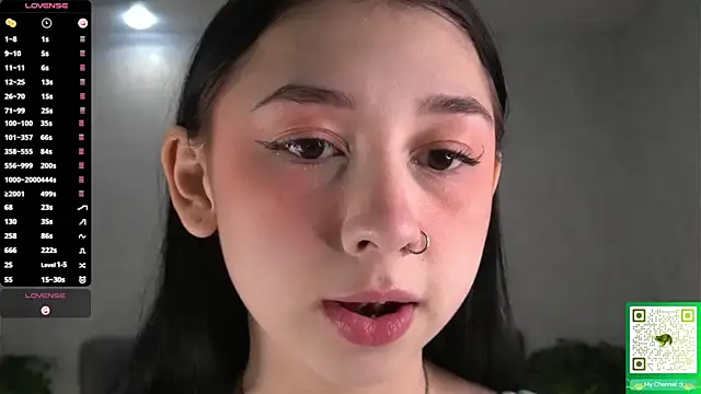 Snapshot of AislyEmbury chatting on 11/27/25, 04:47 AislyEmbury online show from 11/27/25, 04:47