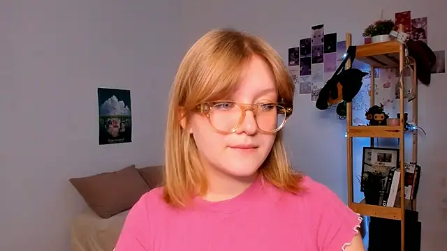 Snapshot of leazy_peazy chatting on 10/15/25, 06:57 leazy peazy online show from 10/15/25, 06:57