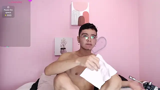 Ian Castillo  online show from 12/24/24, 11:17