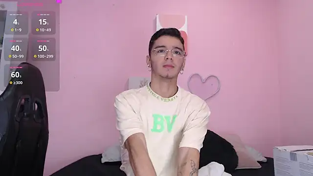 Ian Castillo  online show from 12/30/24, 11:15