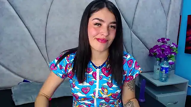 Mia Charlothe online show from 12/29/24, 05:53