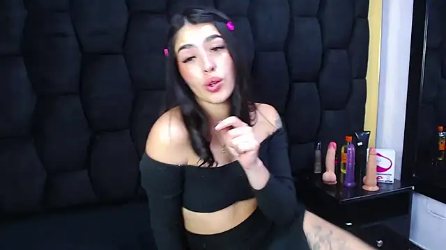 Mia Charlothe online show from 02/01/25, 03:08