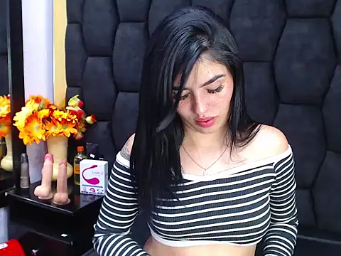 Mia Charlothe online show from 02/13/25, 07:52