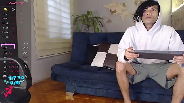 Aaron Jassell1 online show from 02/15/25, 01:27