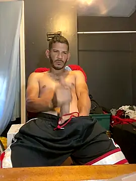 Snapshot of Chico_Bellaco chatting on 09/18/25, 04:20 Chico Bellaco online show from 09/18/25, 04:20