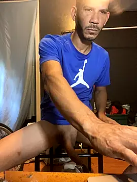 Snapshot of Chico_Bellaco chatting on 09/26/25, 02:32 Chico Bellaco online show from 09/26/25, 02:32