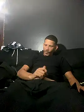 Snapshot of Chico_Bellaco chatting on 10/28/25, 04:38 Chico Bellaco online show from 10/28/25, 04:38