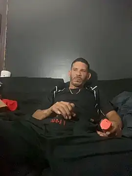 Snapshot of Chico_Bellaco chatting on 10/31/25, 05:30 Chico Bellaco online show from 10/31/25, 05:30