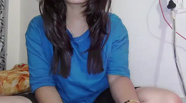 ANANYA-TIWARI online show from 01/15/25, 04:11
