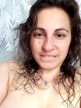 Snapshot of ShelaDiass chatting on 10/11/25, 06:01 ShelaDiass online show from 10/11/25, 06:01