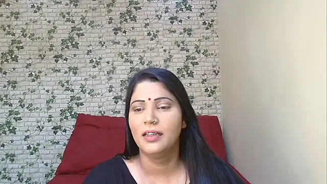 Snapshot of XIndianintimacy chatting on 10/31/25, 06:42 XIndianintimacy online show from 10/31/25, 06:42