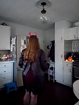 MsShelby40 online show from 10/31/25, 10:11