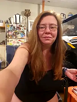 Snapshot of MsShelby40 chatting on 11/29/25, 12:02 MsShelby40 online show from 11/29/25, 12:02