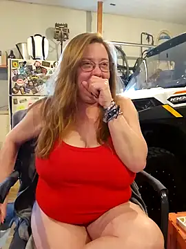 Snapshot of MsShelby40 chatting on 11/30/25, 08:13 MsShelby40 online show from 11/30/25, 08:13