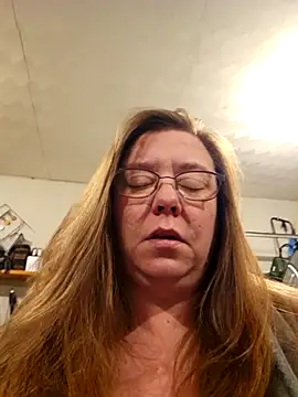 Snapshot of MsShelby40 chatting on 12/03/25, 10:52 MsShelby40 online show from 12/03/25, 10:52