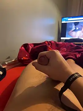 Snapshot of enzomlt chatting on 11/26/25, 01:17 enzomlt online show from 11/26/25, 01:17