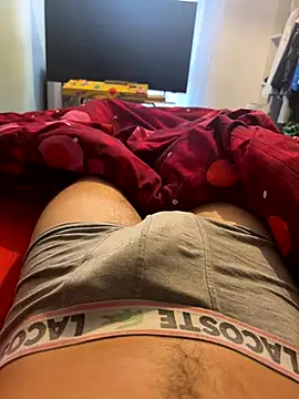 Snapshot of enzomlt chatting on 12/15/25, 03:16 enzomlt online show from 12/15/25, 03:16