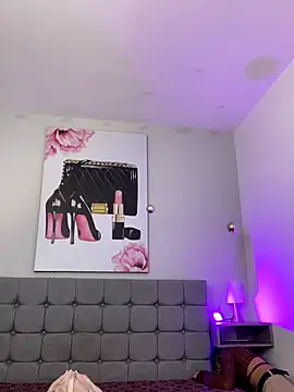 Snapshot of Violetta_Suky chatting on 10/04/25, 01:42 Violetta Suky online show from 10/04/25, 01:42