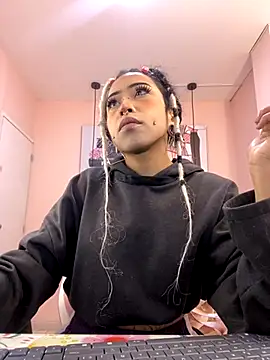 Snapshot of Violetta_Suky chatting on 10/13/25, 12:49 Violetta Suky online show from 10/13/25, 12:49