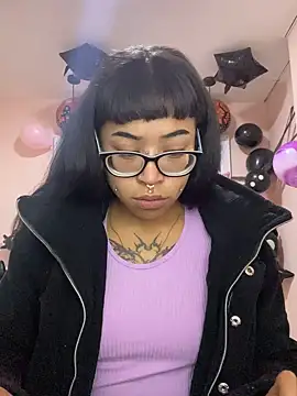 Snapshot of Violetta_Suky chatting on 10/28/25, 12:52 Violetta Suky online show from 10/28/25, 12:52