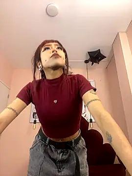 Snapshot of Violetta_Suky chatting on 11/26/25, 01:12 Violetta Suky online show from 11/26/25, 01:12