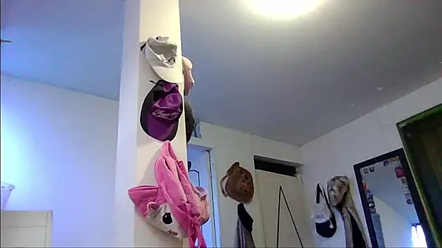 Snapshot of Violetta_Suky chatting on 12/03/25, 12:03 Violetta Suky online show from 12/03/25, 12:03