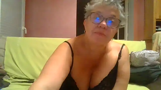 Vandeae44 online show from 09/19/25, 08:09