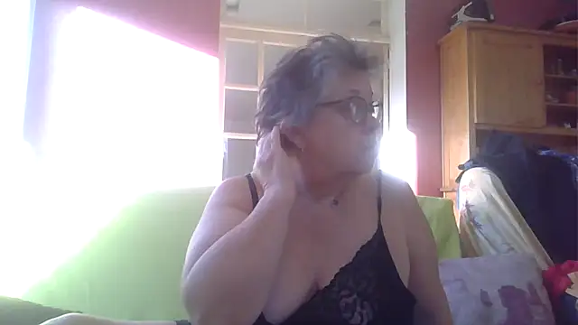 Vandeae44 online show from 12/02/25, 09:36