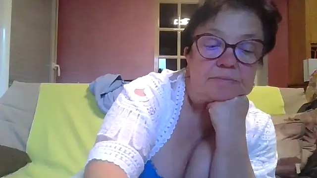 Vandeae44 online show from 06/08/26, 07:36