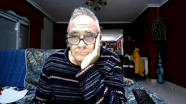 Snapshot of maduroguapo chatting on 11/27/25, 10:01 maduroguapo online show from 11/27/25, 10:01