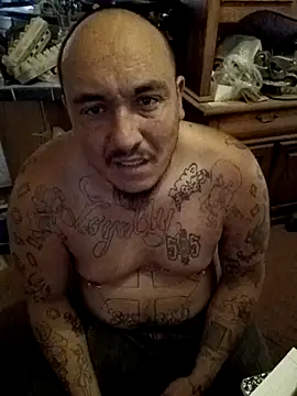 Snapshot of wilsons12 chatting on 11/19/25, 07:25 wilsons12 online show from 11/19/25, 07:25