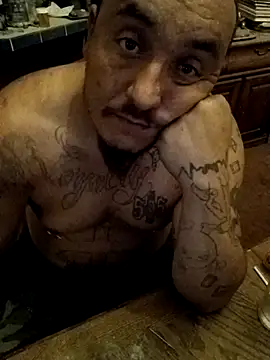 Snapshot of wilsons12 chatting on 11/23/25, 11:43 wilsons12 online show from 11/23/25, 11:43