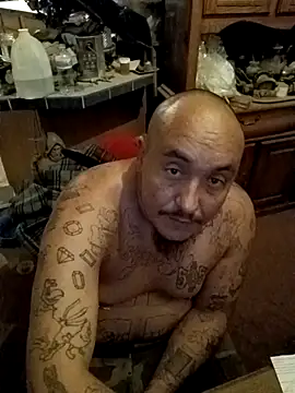 Snapshot of wilsons12 chatting on 11/26/25, 03:07 wilsons12 online show from 11/26/25, 03:07