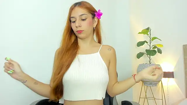 Snapshot of maroly_21 chatting on 09/26/25, 07:18 maroly 21 online show from 09/26/25, 07:18