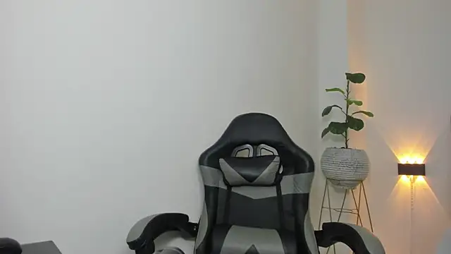 Snapshot of maroly_21 chatting on 10/08/25, 07:22 maroly 21 online show from 10/08/25, 07:22