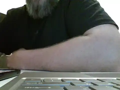 Snapshot of FROL83 chatting on 06/02/26, 04:09 FROL83 online show from 06/02/26, 04:09