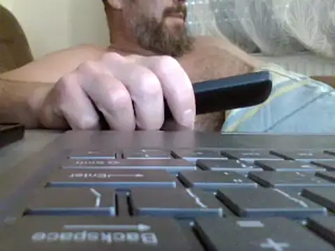Snapshot of FROL83 chatting on 06/05/26, 06:13 FROL83 online show from 06/05/26, 06:13