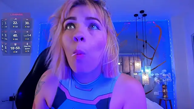 AlessiaDouce online show from 09/25/25, 04:16