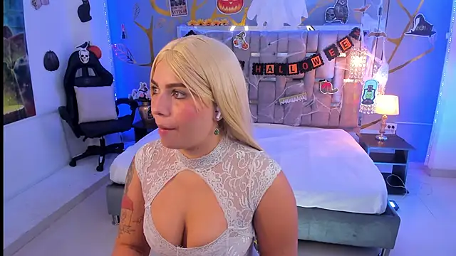 AlessiaDouce online show from 10/24/25, 04:53