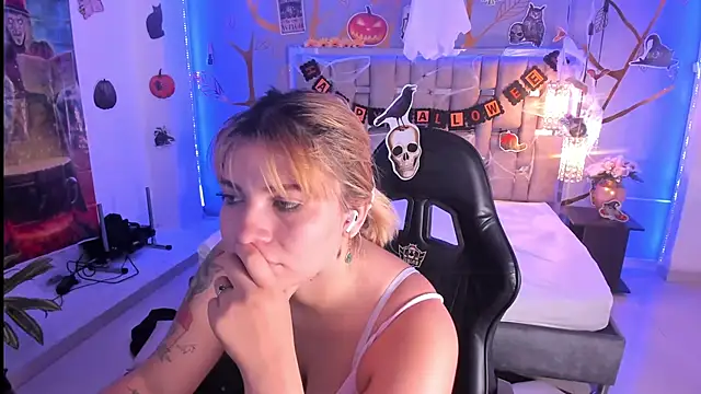 AlessiaDouce online show from 10/29/25, 04:26