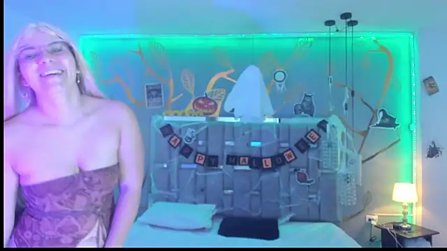 AlessiaDouce online show from 10/31/25, 04:57