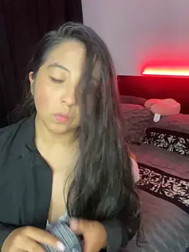 Isa bel online show from 03/13/25, 02:27