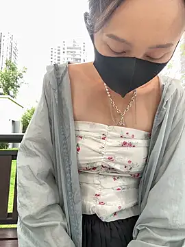 Snapshot of moneymaker_taipei chatting on 09/30/25, 05:45 moneymaker taipei online show from 09/30/25, 05:45