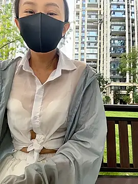 Snapshot of moneymaker_taipei chatting on 10/03/25, 02:30 moneymaker taipei online show from 10/03/25, 02:30