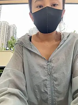 Snapshot of moneymaker_taipei chatting on 10/05/25, 02:32 moneymaker taipei online show from 10/05/25, 02:32