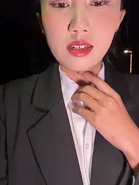 Snapshot of moneymaker_taipei chatting on 10/19/25, 02:40 moneymaker taipei online show from 10/19/25, 02:40