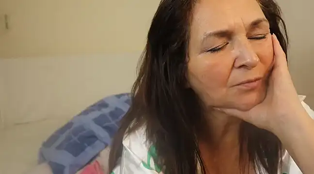 Bellaisa online show from 12/04/24, 06:44