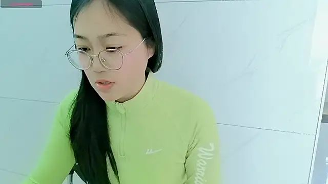 Snapshot of luoxuwen chatting on 02/28/25, 04:32 luoxuwen online show from 02/28/25, 04:32