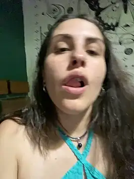 Snapshot of isadelasestrellas chatting on 10/27/25, 06:56 isadelasestrellas online show from 10/27/25, 06:56